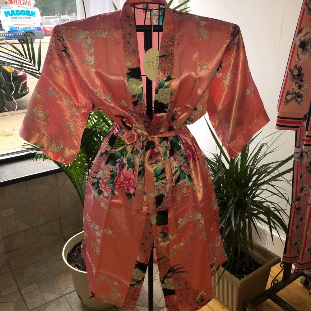 Peacock Kimono Robe. - Picture 2 of 5